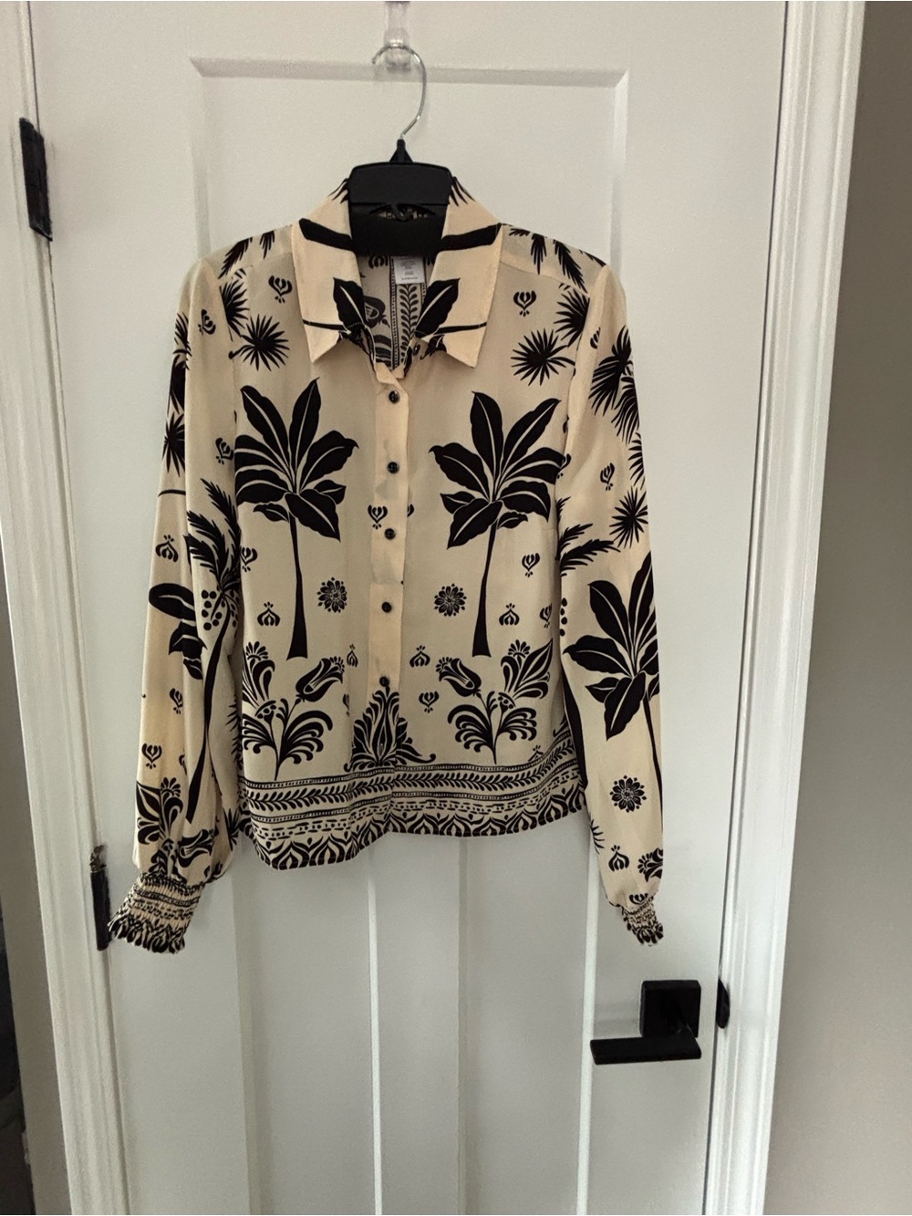 Women’s Cream Button-Up Blouse with Black Botanical Print marakesh 6625 new